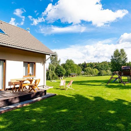 Apartamenty Czerwony Dworek - Duzy Teren Zielony, Plac Zabaw, Miejsce Na Grilla I Staw Z Mozliwoscia Wedkowania, Boisko Мыслаковице Экстерьер фото